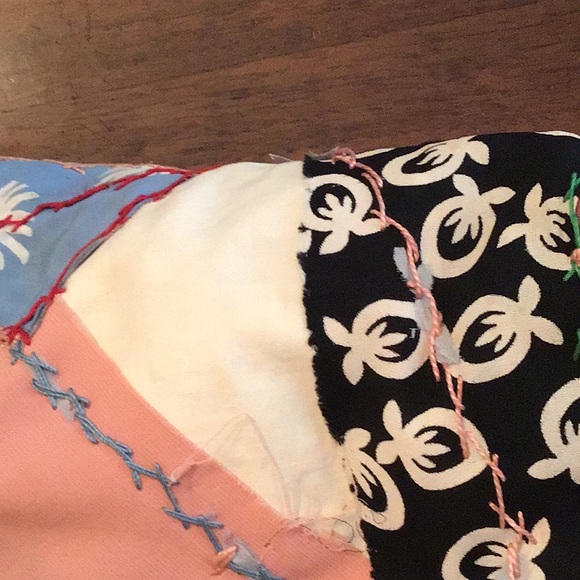 Vintage handmade patchwork accent pillow - Picture 5 of 11